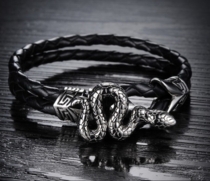 Кожаный браслет со змеей