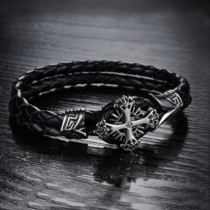 Кожаный браслет